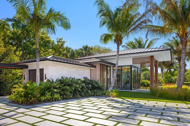 2415 Casa De Marbella, Palm Beach Gardens, FL 33410