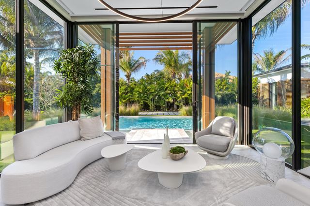 2415 Casa De Marbella, Palm Beach Gardens, FL 33410