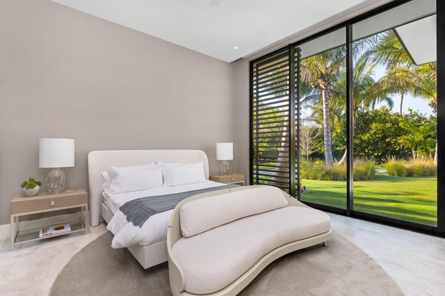 2415 Casa De Marbella, Palm Beach Gardens, FL 33410