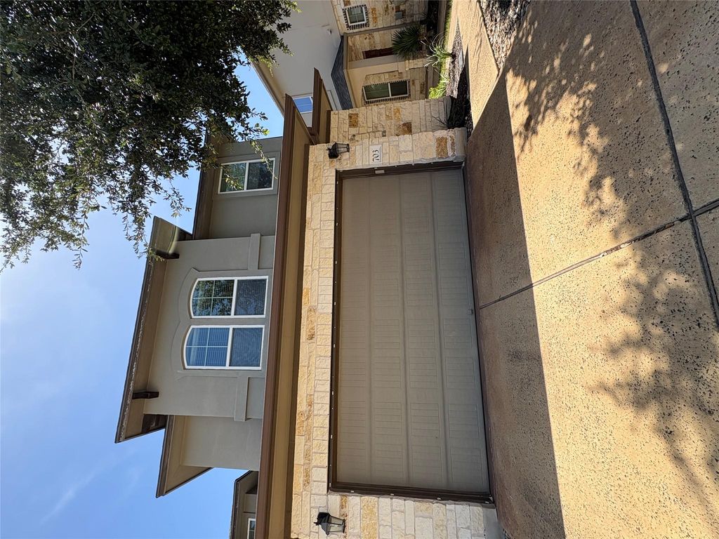 13400 Briarwick DR 703, Austin, TX 78729