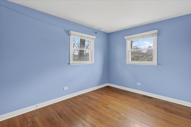 5635 Alabama Avenue, Clarendon Hills, IL 60514