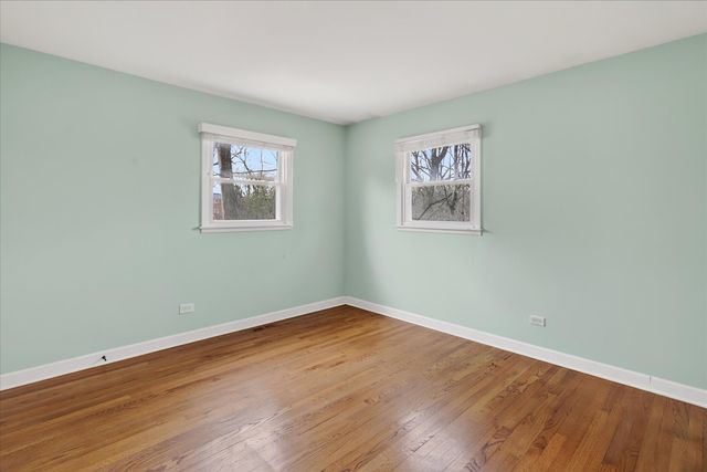 5635 Alabama Avenue, Clarendon Hills, IL 60514