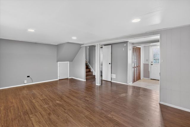 5635 Alabama Avenue, Clarendon Hills, IL 60514