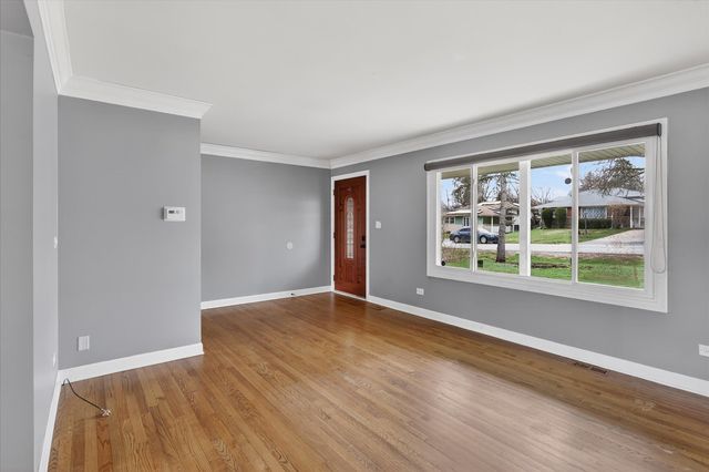 5635 Alabama Avenue, Clarendon Hills, IL 60514