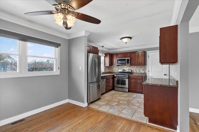 5635 Alabama Avenue, Clarendon Hills, IL 60514