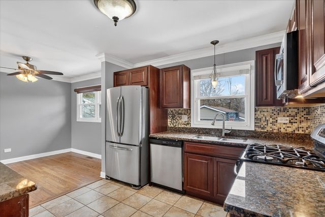 5635 Alabama Avenue, Clarendon Hills, IL 60514