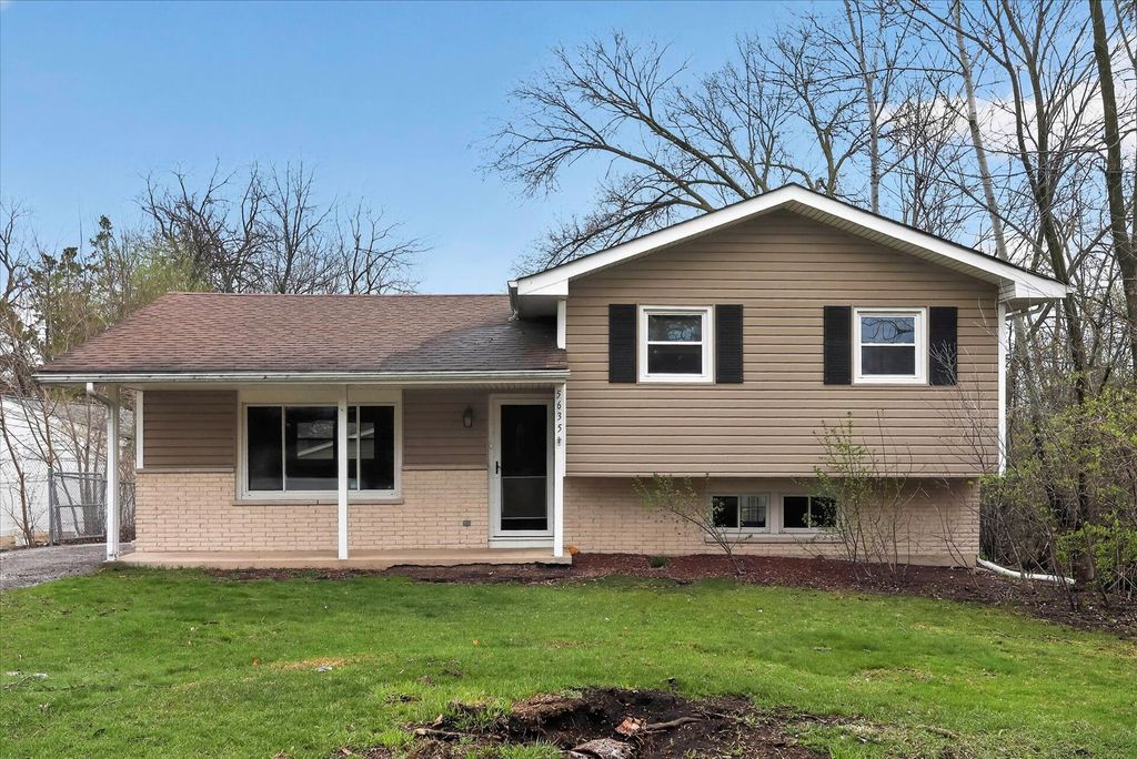 5635 Alabama Avenue, Clarendon Hills, IL 60514