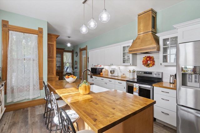 532 S Main Street, Janesville, WI 53545