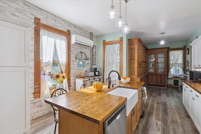 532 S Main Street, Janesville, WI 53545