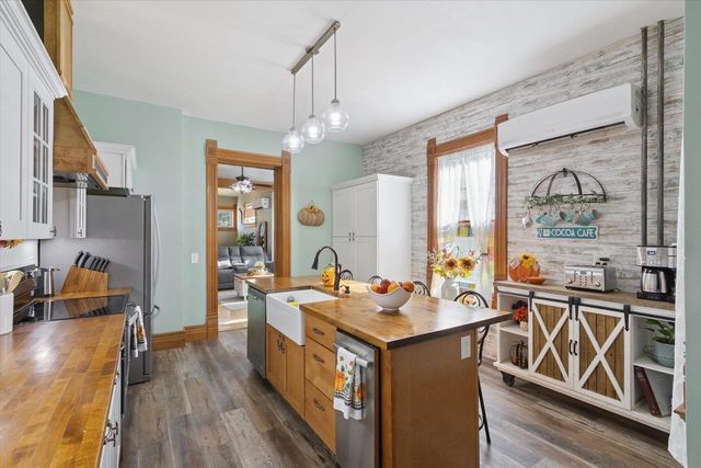 532 S Main Street, Janesville, WI 53545