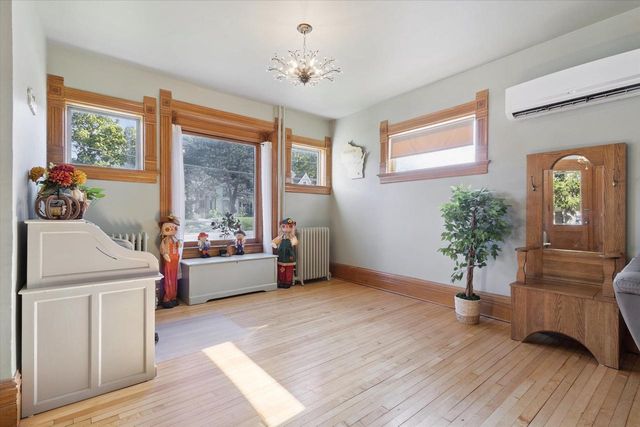 532 S Main Street, Janesville, WI 53545