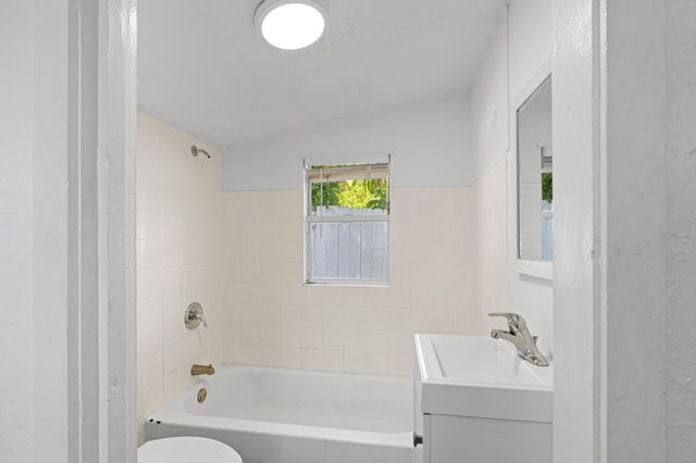 526 38TH Street, West Palm Beach, FL 33407