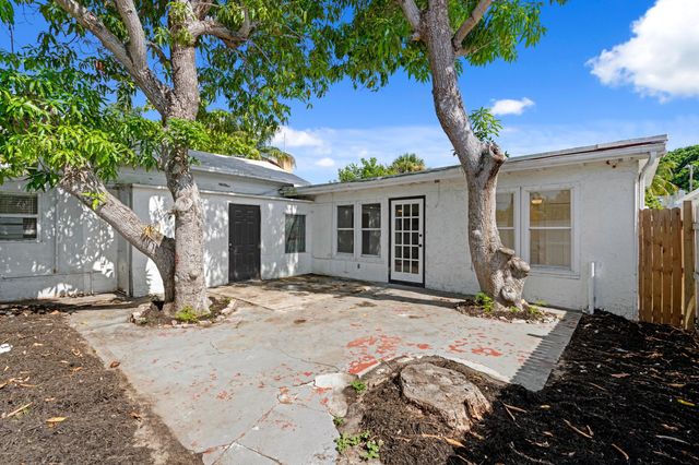 526 38TH Street, West Palm Beach, FL 33407
