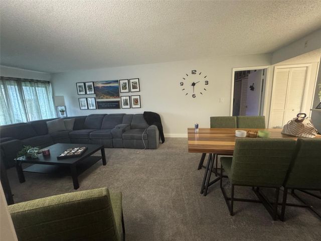 240 Lakeview Dr 203, Weston, FL 33326