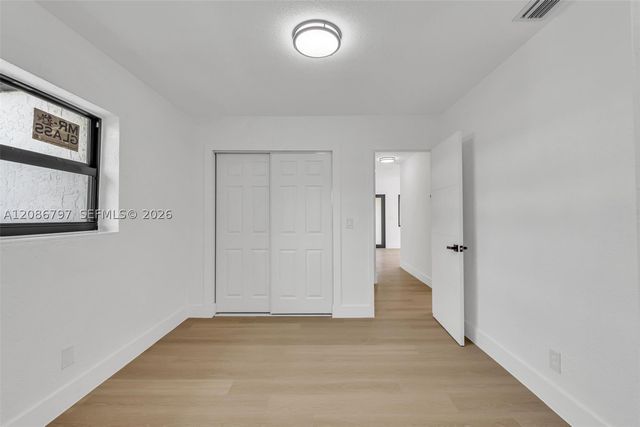 4250 SW 24th St, West Park, FL 33023
