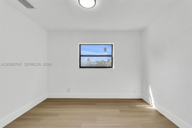 4250 SW 24th St, West Park, FL 33023