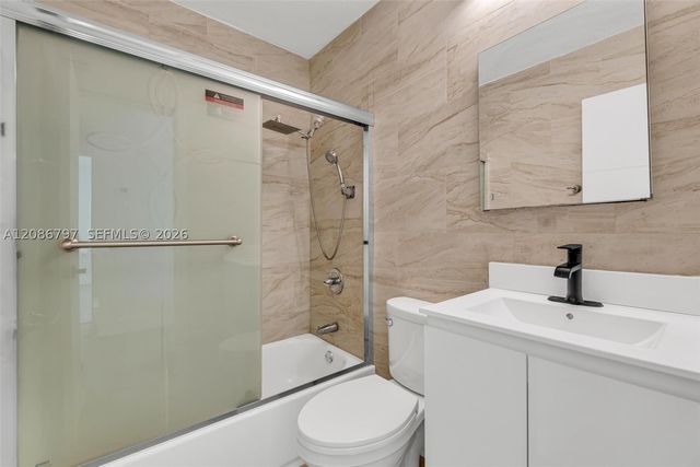 4250 SW 24th St, West Park, FL 33023