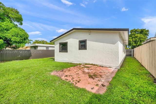 4250 SW 24th St, West Park, FL 33023