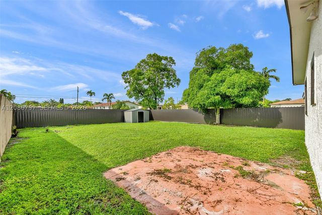 4250 SW 24th St, West Park, FL 33023