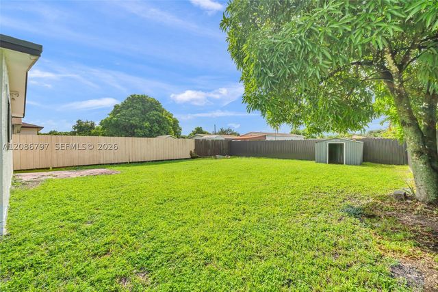 4250 SW 24th St, West Park, FL 33023
