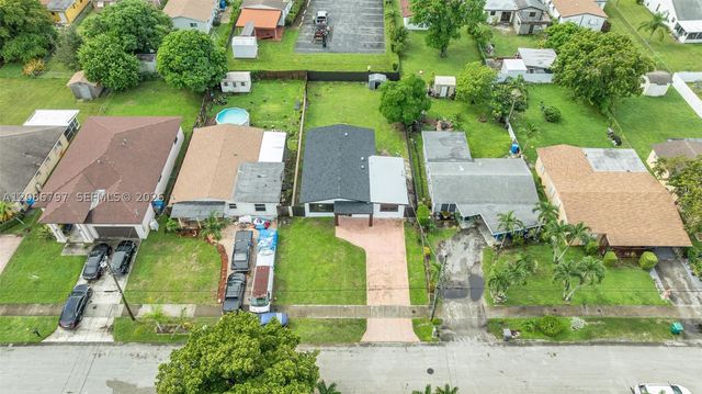 4250 SW 24th St, West Park, FL 33023