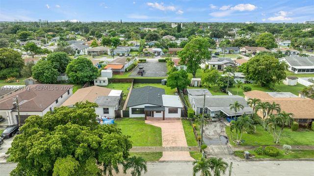 4250 SW 24th St, West Park, FL 33023