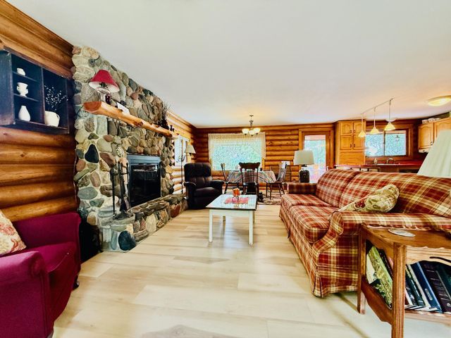 18986 Captive Lake Road, Garrison, MN 56450