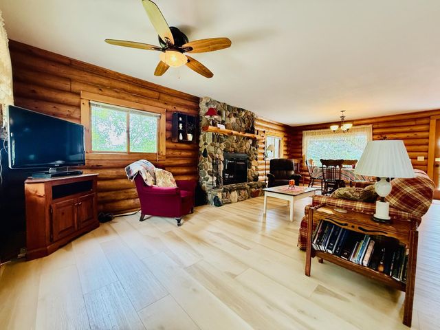 18986 Captive Lake Road, Garrison, MN 56450