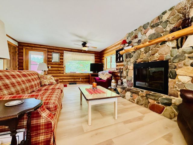 18986 Captive Lake Road, Garrison, MN 56450