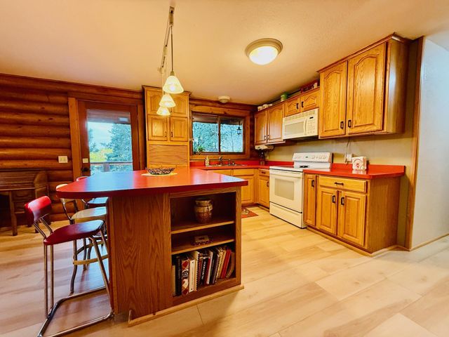 18986 Captive Lake Road, Garrison, MN 56450