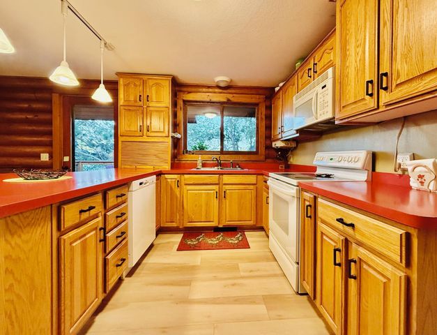 18986 Captive Lake Road, Garrison, MN 56450