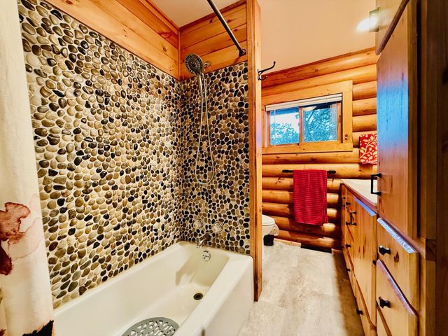 18986 Captive Lake Road, Garrison, MN 56450