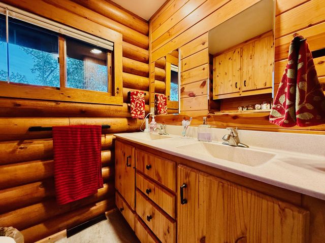 18986 Captive Lake Road, Garrison, MN 56450