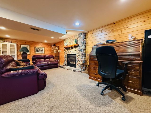 18986 Captive Lake Road, Garrison, MN 56450