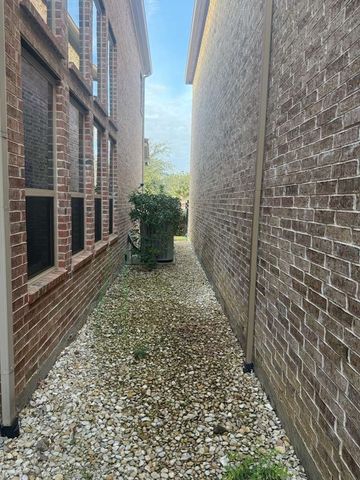 6655 Deleon Street, Irving, TX 75039