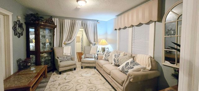 307 Maryland Avenue W, Saint Paul, MN 55117