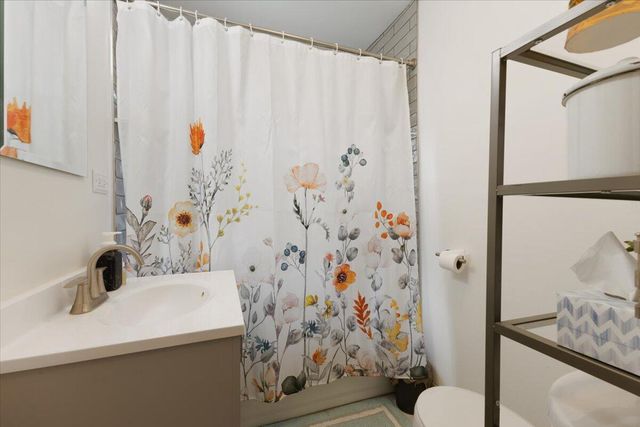 6175 Hatchery Road, Waterford, MI 48329