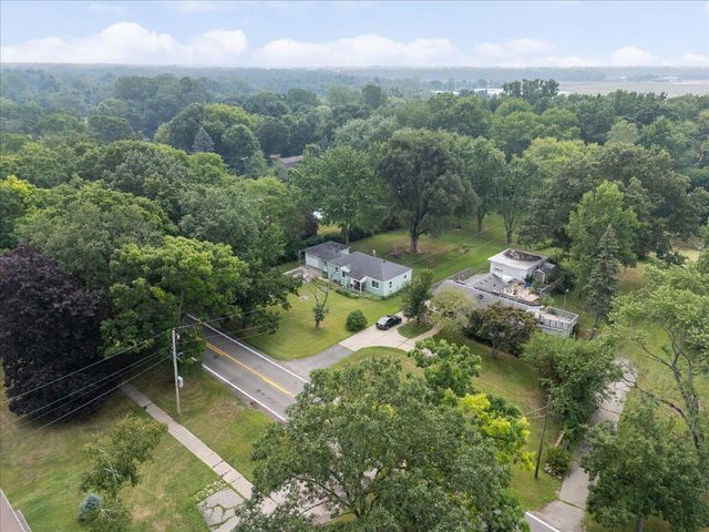 6175 Hatchery Road, Waterford, MI 48329