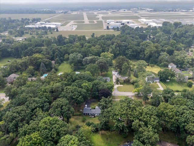 6175 Hatchery Road, Waterford, MI 48329