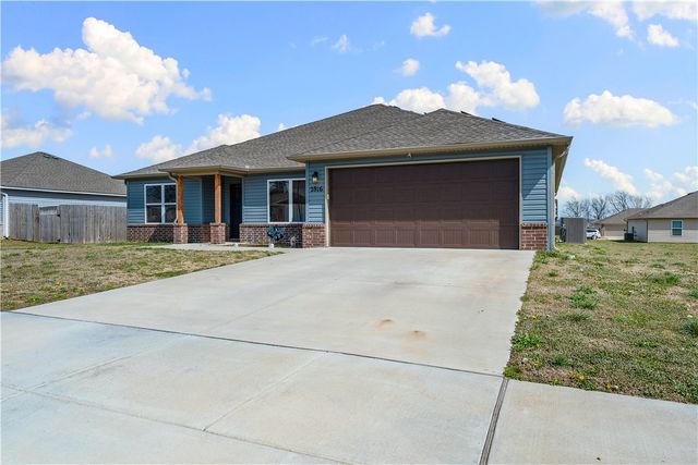 2816 Reynolds Street, Pea Ridge, AR 72751