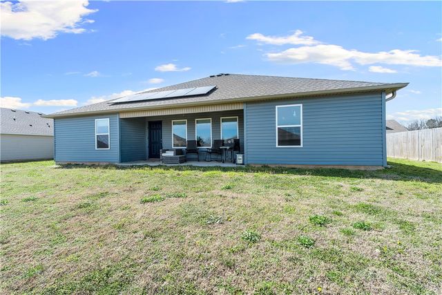 2816 Reynolds Street, Pea Ridge, AR 72751