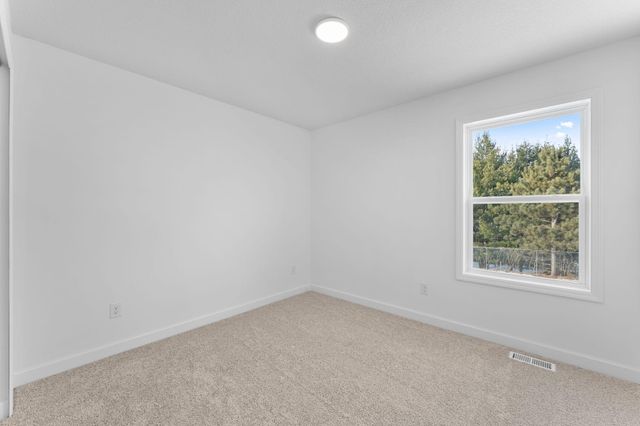 7967 Upper 41st Street N, Oakdale, MN 55128