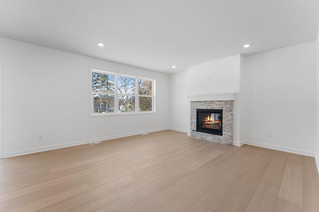 7967 Upper 41st Street N, Oakdale, MN 55128