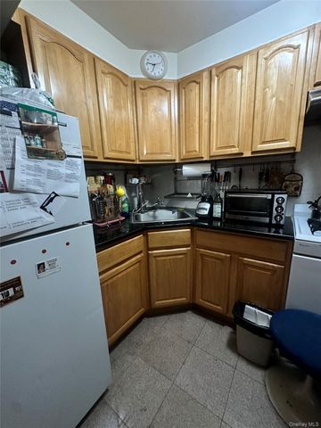 40-24 76th Street 3B, Elmhurst, NY 11373