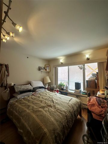 40-24 76th Street 3B, Elmhurst, NY 11373