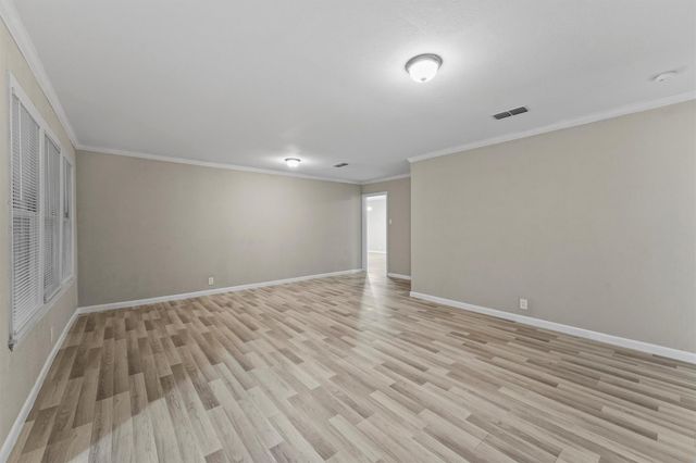 907 Barnhill ST, Brenham, TX 77833