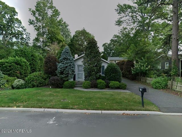 149 Chatham Avenue, Oakhurst, NJ 07755