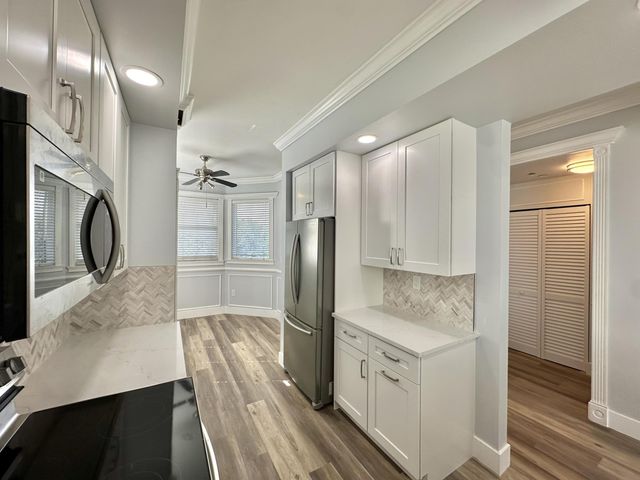 27 Royal Palm Way 406, Boca Raton, FL 33432