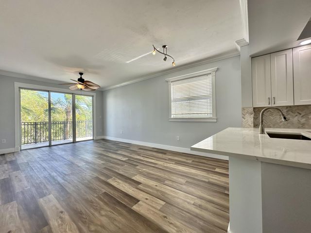 27 Royal Palm Way 406, Boca Raton, FL 33432