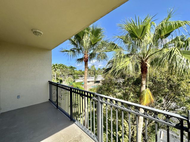 27 Royal Palm Way 406, Boca Raton, FL 33432